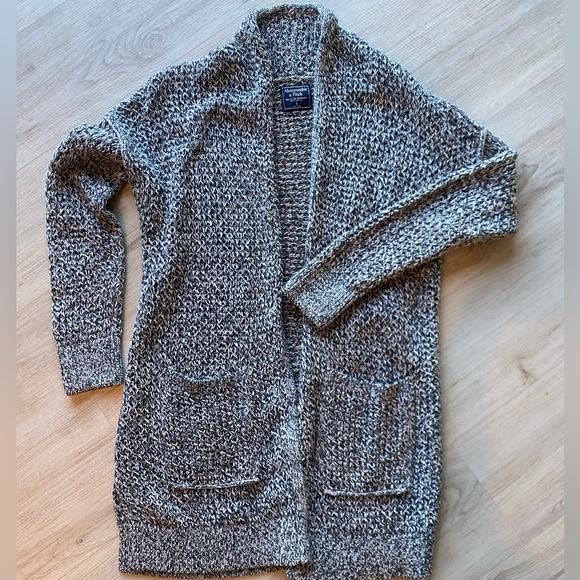 Abercrombie & Fitch Sweaters - Abercrombie & Fitch Knit Cardigan